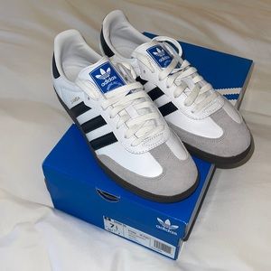Adidas Samba OG NIB *SOLD OUT*. Mens size 7.5/Womens 8.5/9